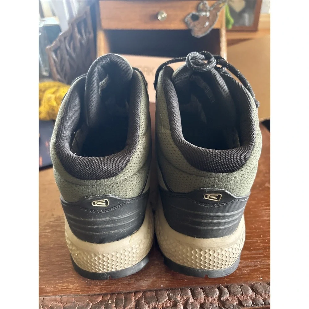 Keen left foot